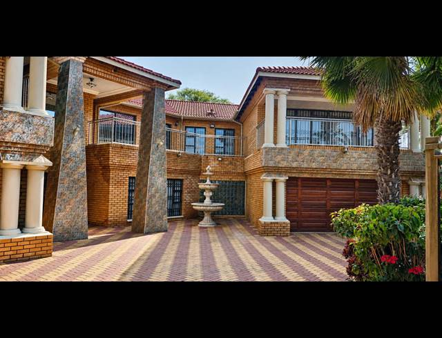 8 BEDROOM HOUSE FOR SALE IN BENDOR